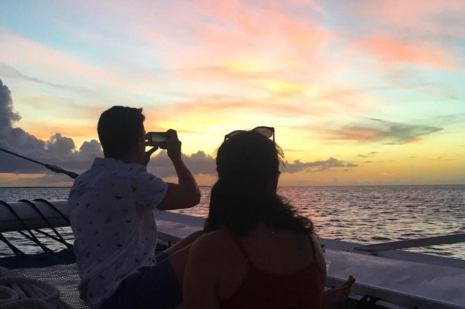 2 Hour Champagne Sunset Cruise from Grace Bay, Providenciales (Adult Only) - Why the reef and coastline views still matter at sunset