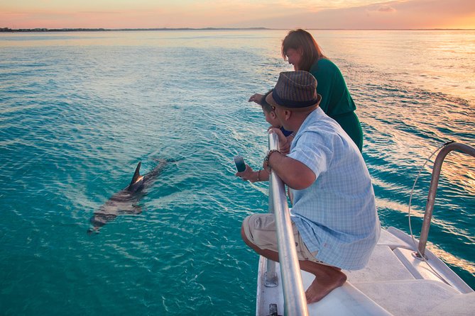 2 Hour Champagne Sunset Cruise from Grace Bay, Providenciales (Adult Only) - Drinks, Champagne, and the local snack plate