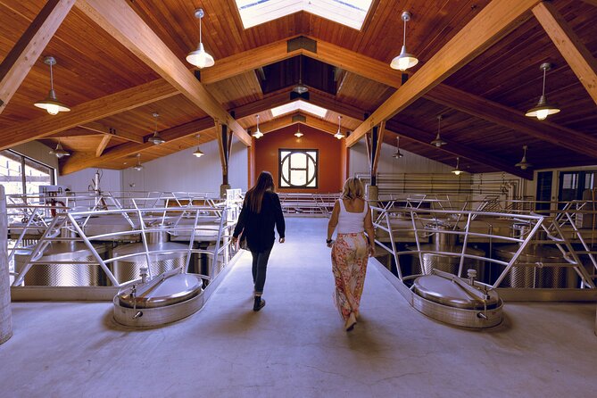 3-Winery Paso Robles Tour with Picnic Lunch & Tasting Fees - The second stop: small wineries and a closer look at Paso wine