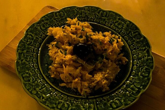 4-Hour Traditional Portuguese Food & Wine Tour in Porto - The guides make a real difference