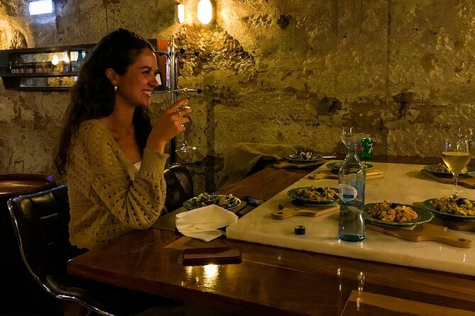 4-Hour Traditional Portuguese Food & Wine Tour in Porto - Small groups and the feel of the afternoon