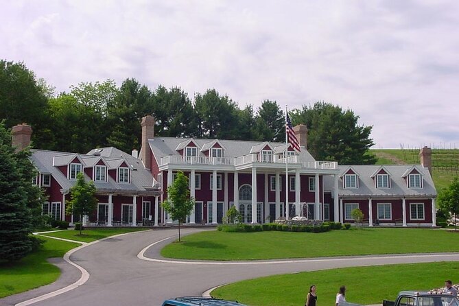 5-Hour Traverse City Wine Tour: 3 Wineries on Leelanau Peninsula - Black Star Farms: A Big First Stop