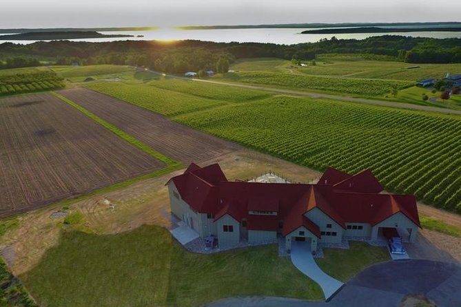 5-Hour Traverse City Wine Tour: 4 Wineries on Old Mission Peninsula - Four wineries, one designated driver