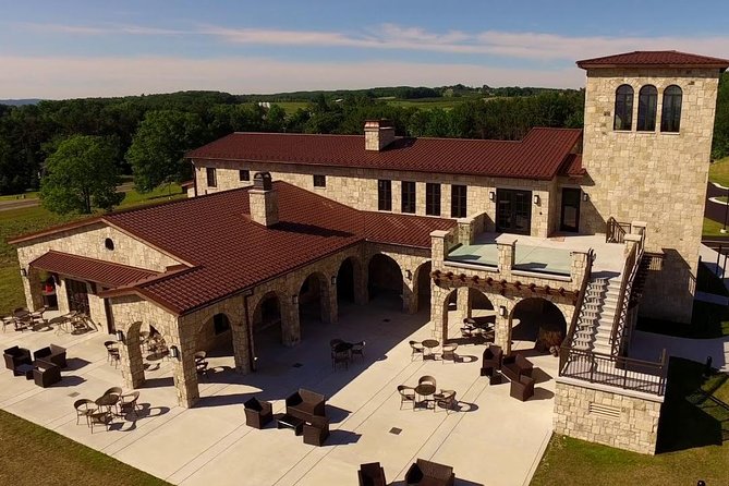 5-Hour Traverse City Wine Tour: 4 Wineries on Old Mission Peninsula - The day’s pace, seating, and weather