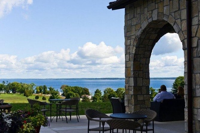 5-Hour Traverse City Wine Tour: 4 Wineries on Old Mission Peninsula - Bowers Harbor: variety and small bites