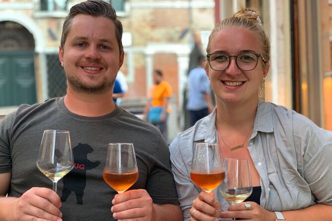 A Venetian Evening: Wine Tasting and Cicchetti with a Local Guide - Why this is a smart first evening in Venice