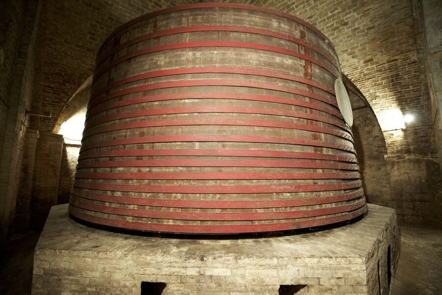 Abruzzo: Historic Cellar Wine Tour and Tasting - What $41 gets you