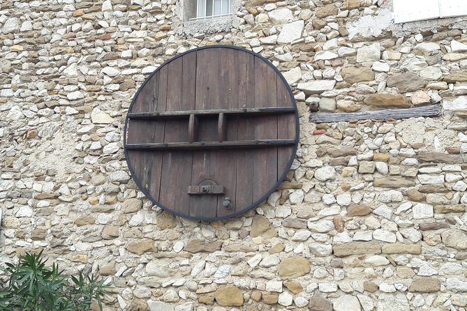 Afternoon Wine Tour to Chateauneuf du Pape from Avignon - What happens at the two winery tastings