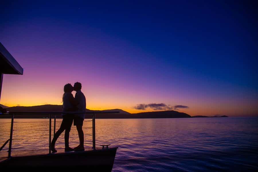 Airlie Beach: 2-Hour Sunset Cruise with Sparkling Wine - A relaxed cruise or a floating party?