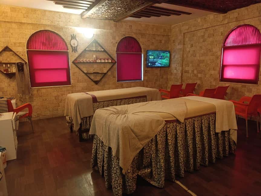 Alanya: Legendary Turkish Bath with Wine and Fruit Plate - The sauna and menthol room start the process