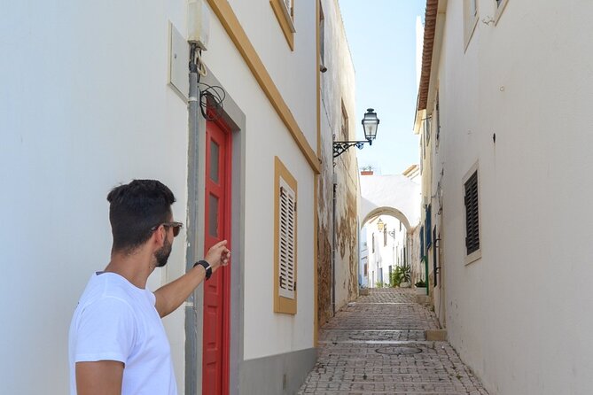 Albufeira: City Highlights & WINE TASTING - Key points at a glance