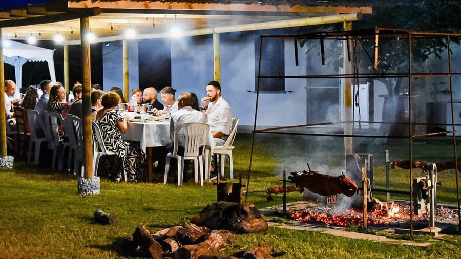 Alghero: Dinner in the Vineyard with Wine - What the hosts add to the evening