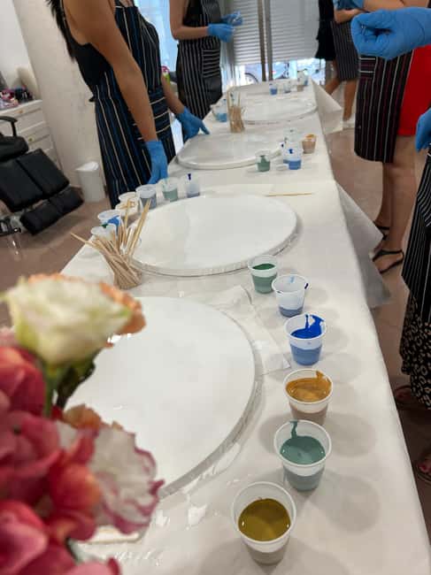 Alicante: Fluid Art-Therapy Workshop&Wine - Location, clothing, and timing tips