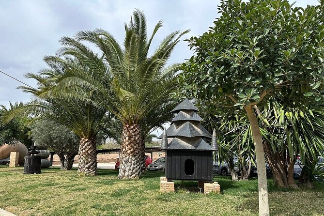 Alicante: Old Winery with Tastings & Gaudí's style of Church - The three-wine tasting
