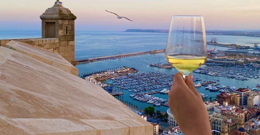 Alicante: Santa Bárbara Castle Wine Tasting & Tapas - What you taste in the standard DO Alicante option