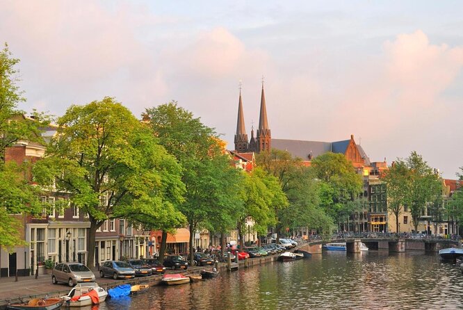 Amsterdam Canal Cruise with Cheese and Wine - Key points at a glance