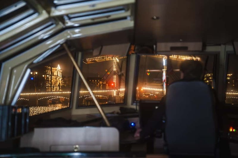 Amsterdam: Cozy Cheese & Wine Cruise Tasting Experience - Magere Brug After Dark