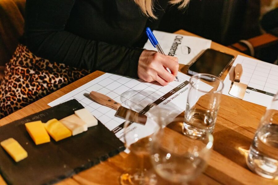 Amsterdam: Dutch Cheese Tasting Experience with Wine - Key points to know before booking