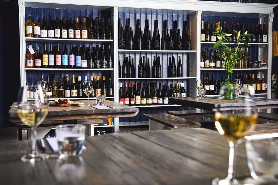 Amsterdam: Dutch Wine Tasting with Sommelier - Bread, pairings, and extra food