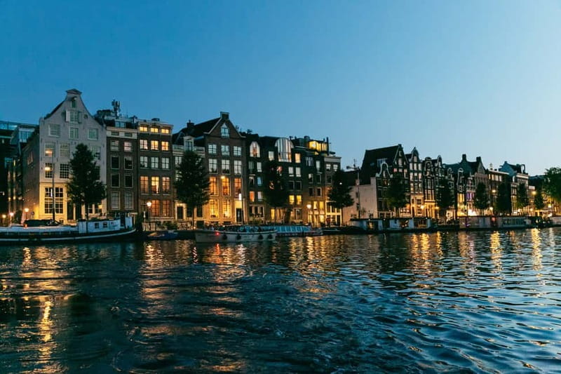 Amsterdam: Evening Cruise with Optional Wine and Snacks - Key points to know before booking
