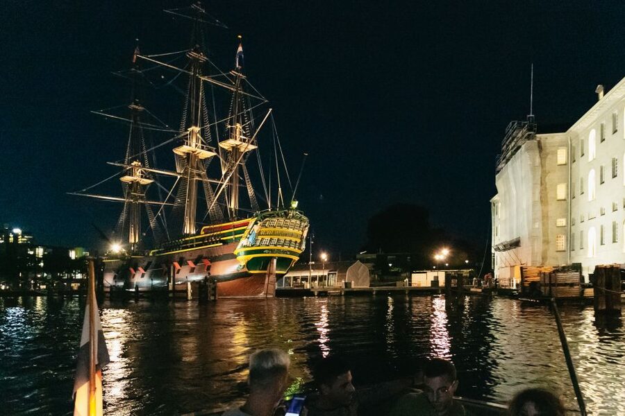 Amsterdam: Evening Cruise with Optional Wine and Snacks - How useful is the audio guide?