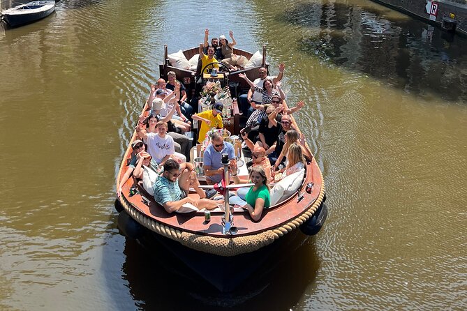 Amsterdam Luxury Boutique Boat tour with Unlimited Beer and Wine - Boat appearance and meeting point