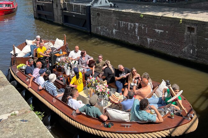 Amsterdam Luxury Boutique Boat tour with Unlimited Beer and Wine - Who will enjoy this boat ride