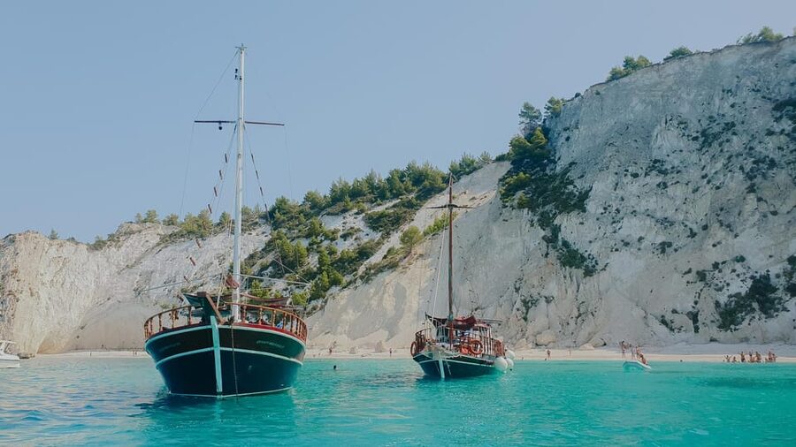Argostoli: Full-Day Boat Trip with Lunch & Wine - The first hour across Argostoli Bay