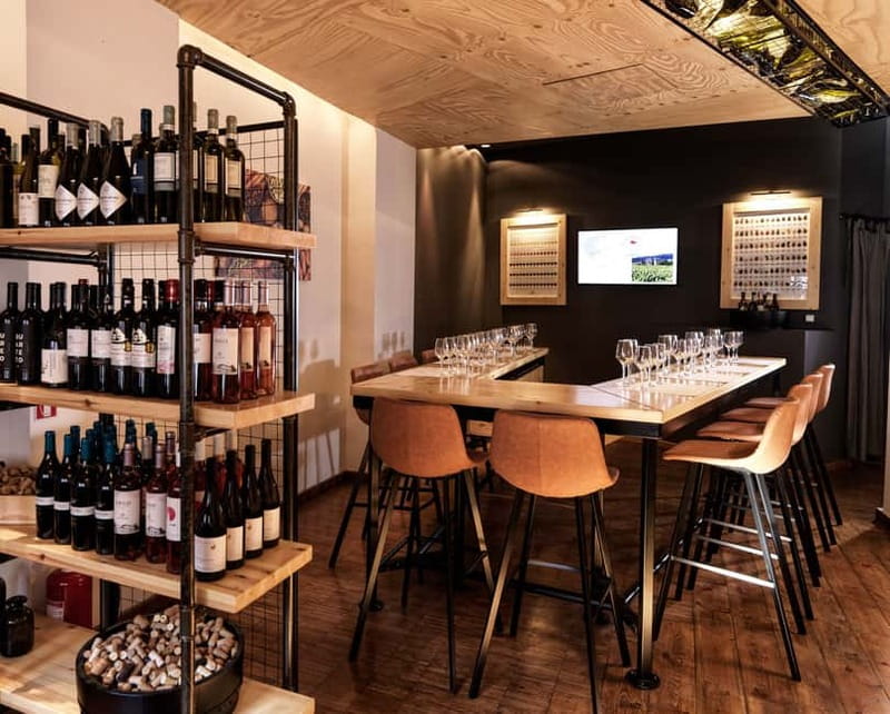Athens: Acropolis Wine Tasting with Cheese and Olives - A Greek wine lesson in the heart of Athens