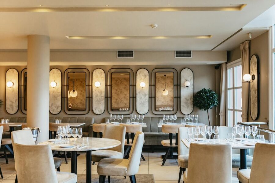 Athens: Wine Tasting with a Sommelier under the Acropolis - The guide makes the difference