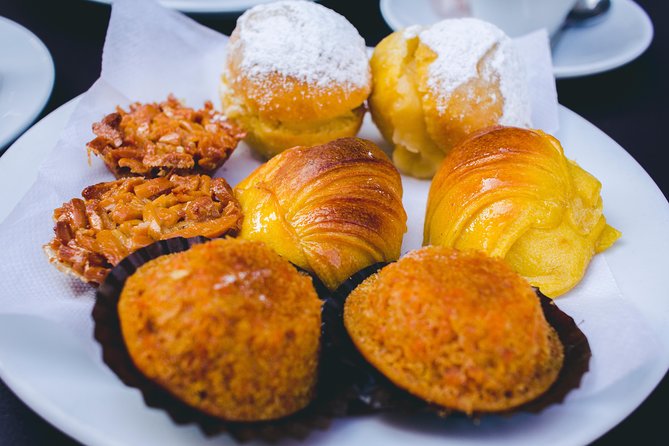 Authentic Food and Wine Tour in Porto by Food Lover Tour - Why the guide can make or break the tour