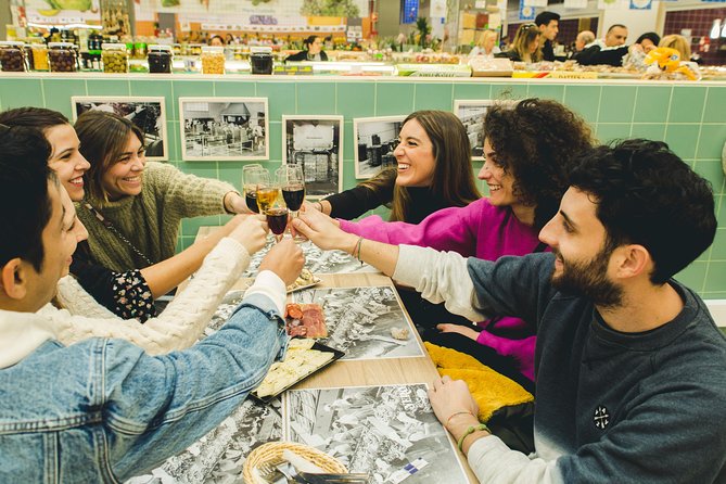 Authentic Food and Wine Tour in Porto by Food Lover Tour - Mercado do Bolhão, Porto’s essential food stop