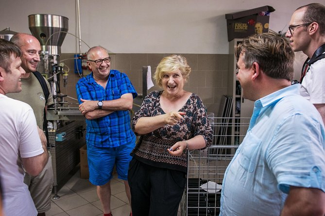 Balsamic Vinegar, Olive oil and Organic Winery Tour in Assisi with tasting - A short walk through vines and olive trees