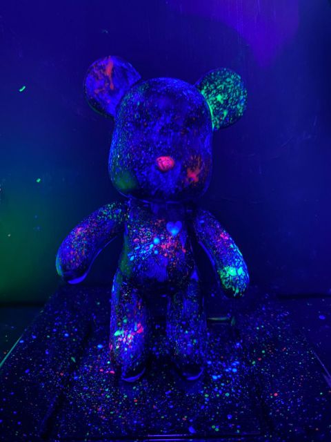 Barcelona: Bear-brick Fluorescent Painting | Wine and Art - How to get the most from your 75 minutes