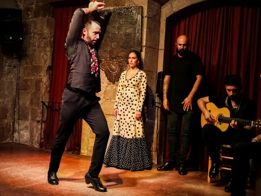 Barcelona: City Tour & Flamenco Show with Wine & Tapas - Santa Maria del Mar, a powerful short stop