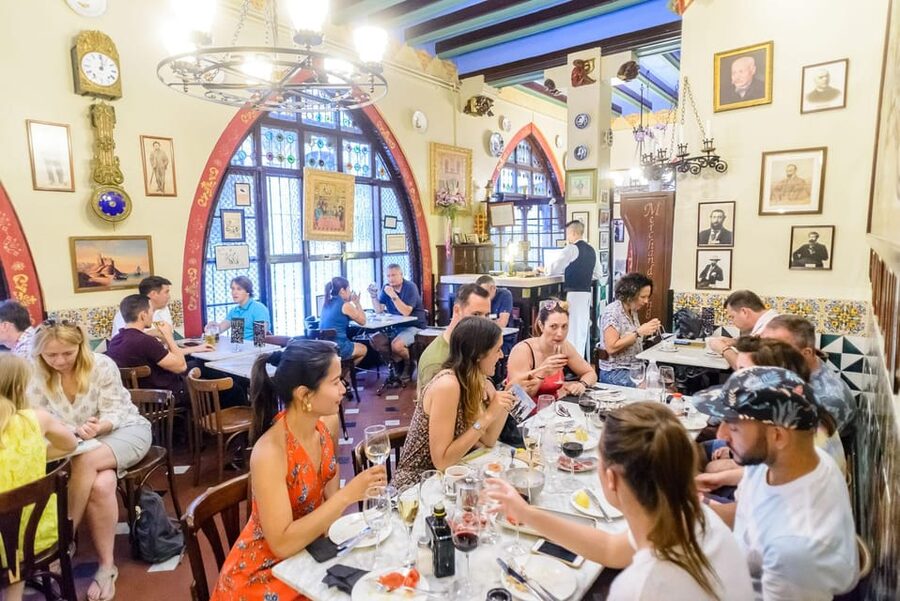 Barcelona eBike Tour with Wine and Tapas Experience - Barri de La Ribera and El Born: old streets, strong stories