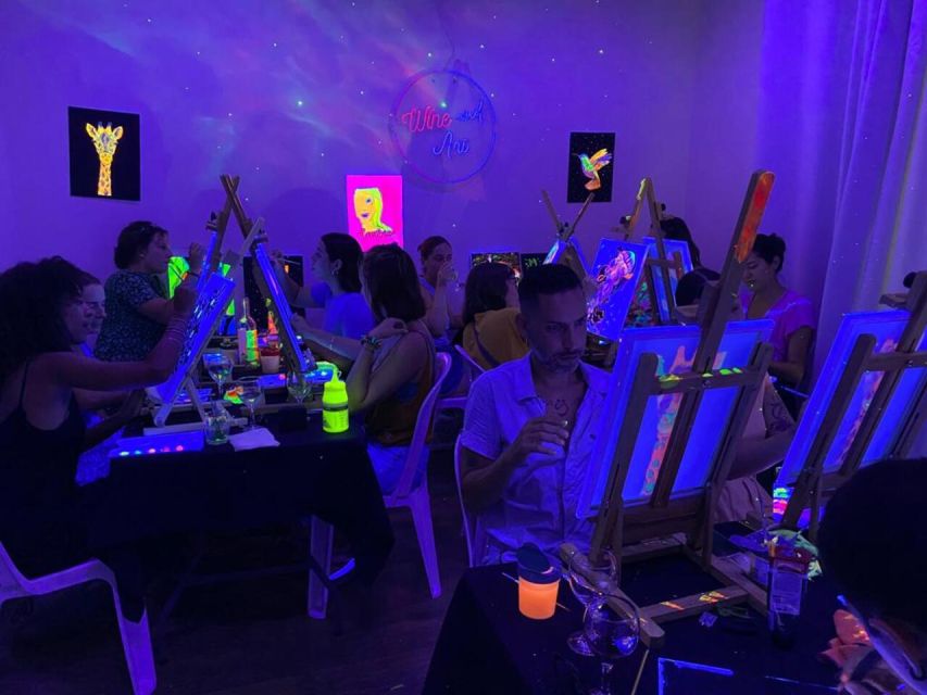 Barcelona: Fluorescent Paint and Wine Workshop - Wine, water, music, and an easy social mood