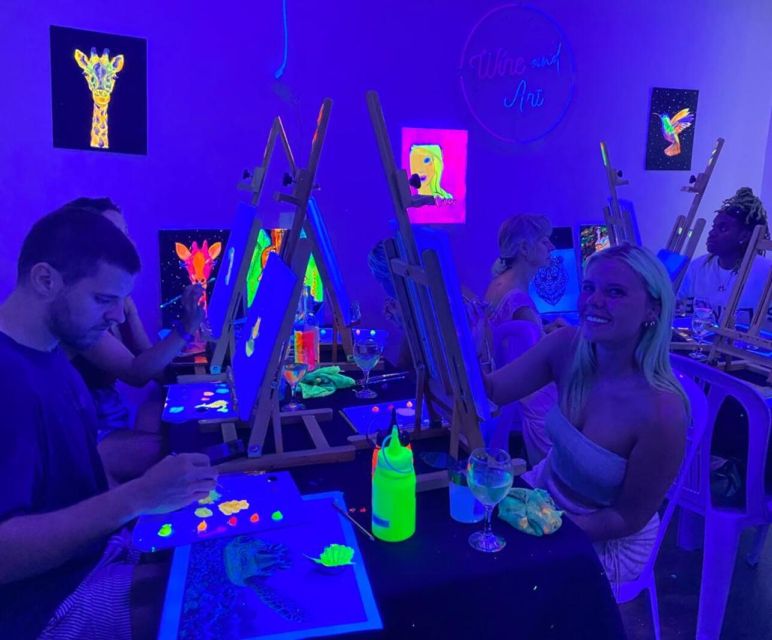 Barcelona: Fluorescent Paint and Wine Workshop - Who will enjoy this most