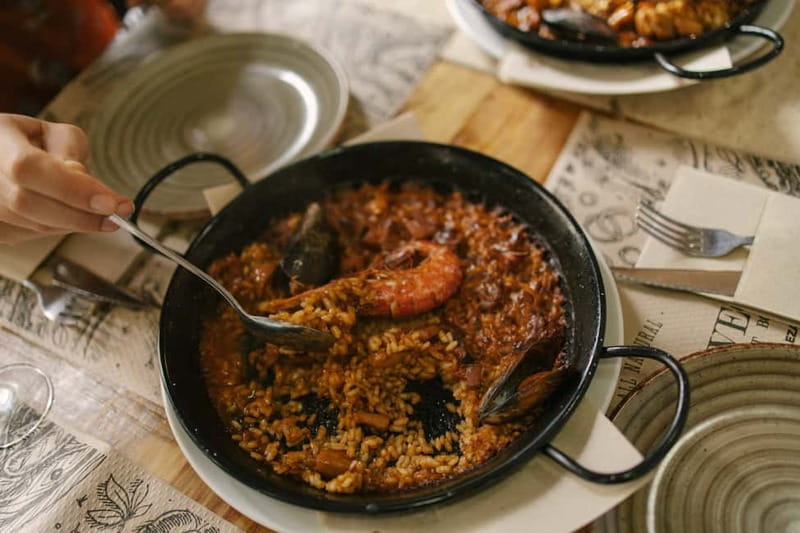 Barcelona: Food Walking Tour with Tapas and Wine - Four food stops take the guesswork out of Barcelona
