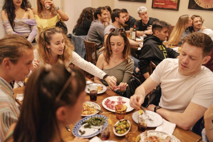 Barcelona: Food Walking Tour with Tapas and Wine - Walking from El Born to the Gothic Quarter