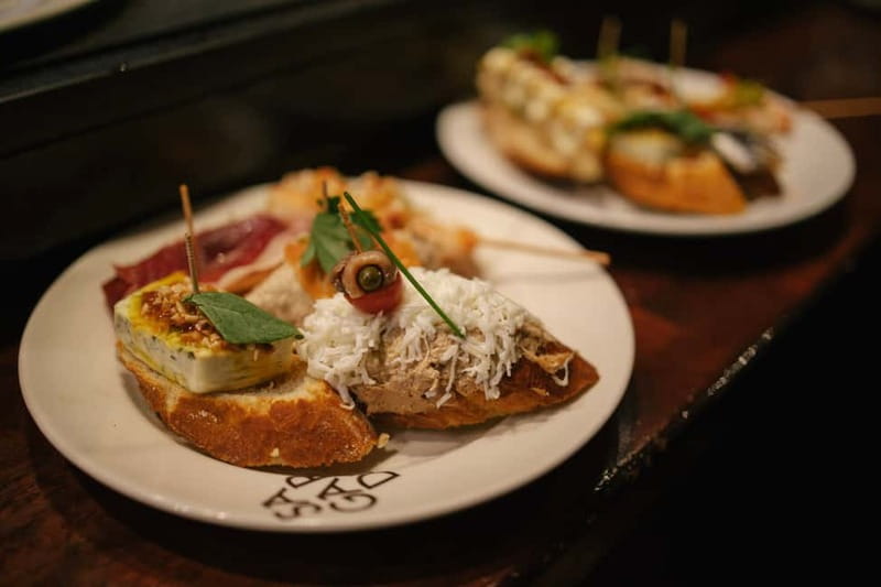 Barcelona: Food Walking Tour with Tapas and Wine - Why booking early in your Barcelona stay makes sense