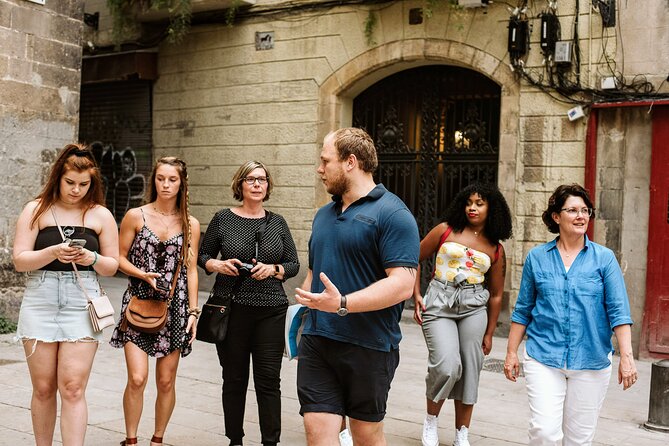 Barcelona Gothic Quarter Tapas & Taverns Food & Wine Tour - Who should book this Gothic Quarter food walk?