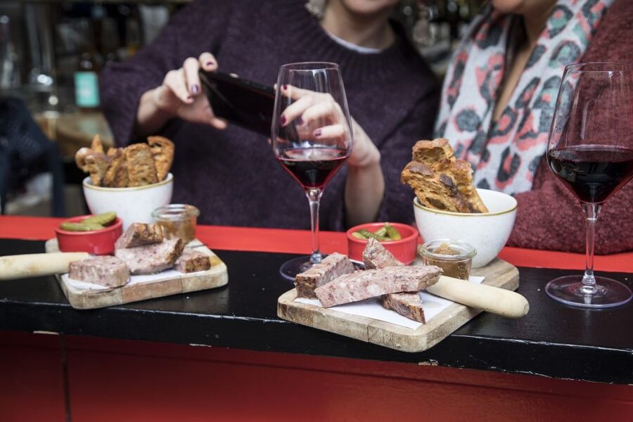 Barcelona Gourmet Food & Wine Tour with Local Expert - Second stop: comfort food and a music-bar atmosphere