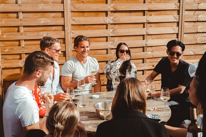Barcelona: Guided Rooftop Wine Tasting – Enjoy 6 Spanish Wines - Meeting point and timing tips