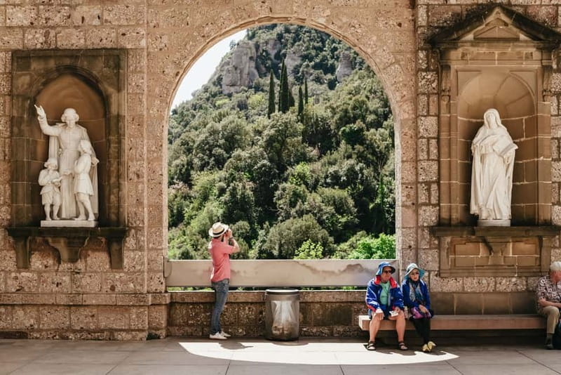 Barcelona: Montserrat, Cogwheel, Black Madonna & Winery Tour - Key things to know before you book