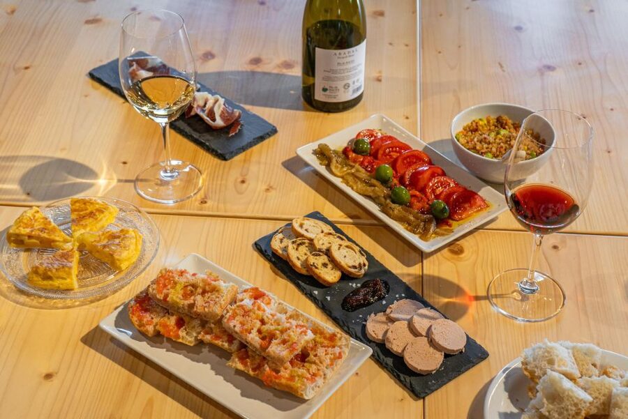 Barcelona: Montserrat, Winery Tour & Lunch with Wine Tasting - Practical details worth knowing