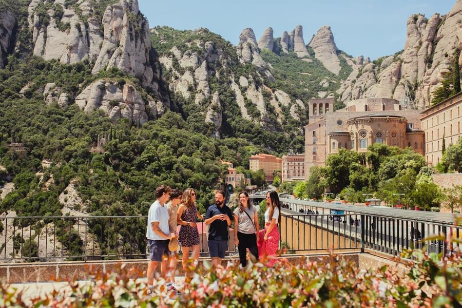 Barcelona: Montserrat with Winery, Lunch, and Train Options - Lunch, tapas, and wine at Oller del Mas