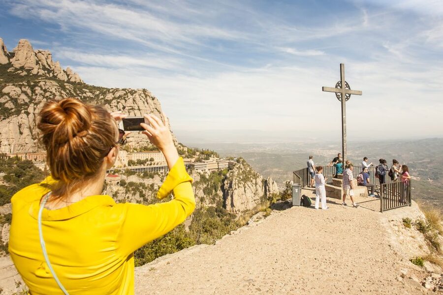 Barcelona: Montserrat with Winery Visit and Farmhouse Lunch - Inside Pares Baltà and the world of organic Cava