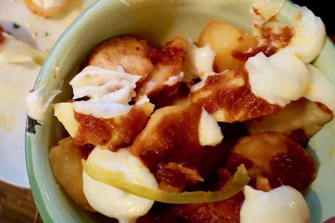 Barcelona Poble Sec Tapas & Wine Tour - Stop two on Carrer del Roser: small plates with a modern edge
