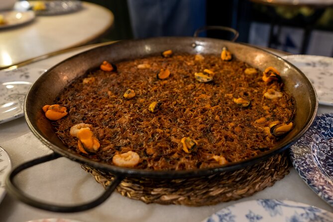 Barcelona Side Streets Tapas & Wine Tour - El Born and a Basque pintxo